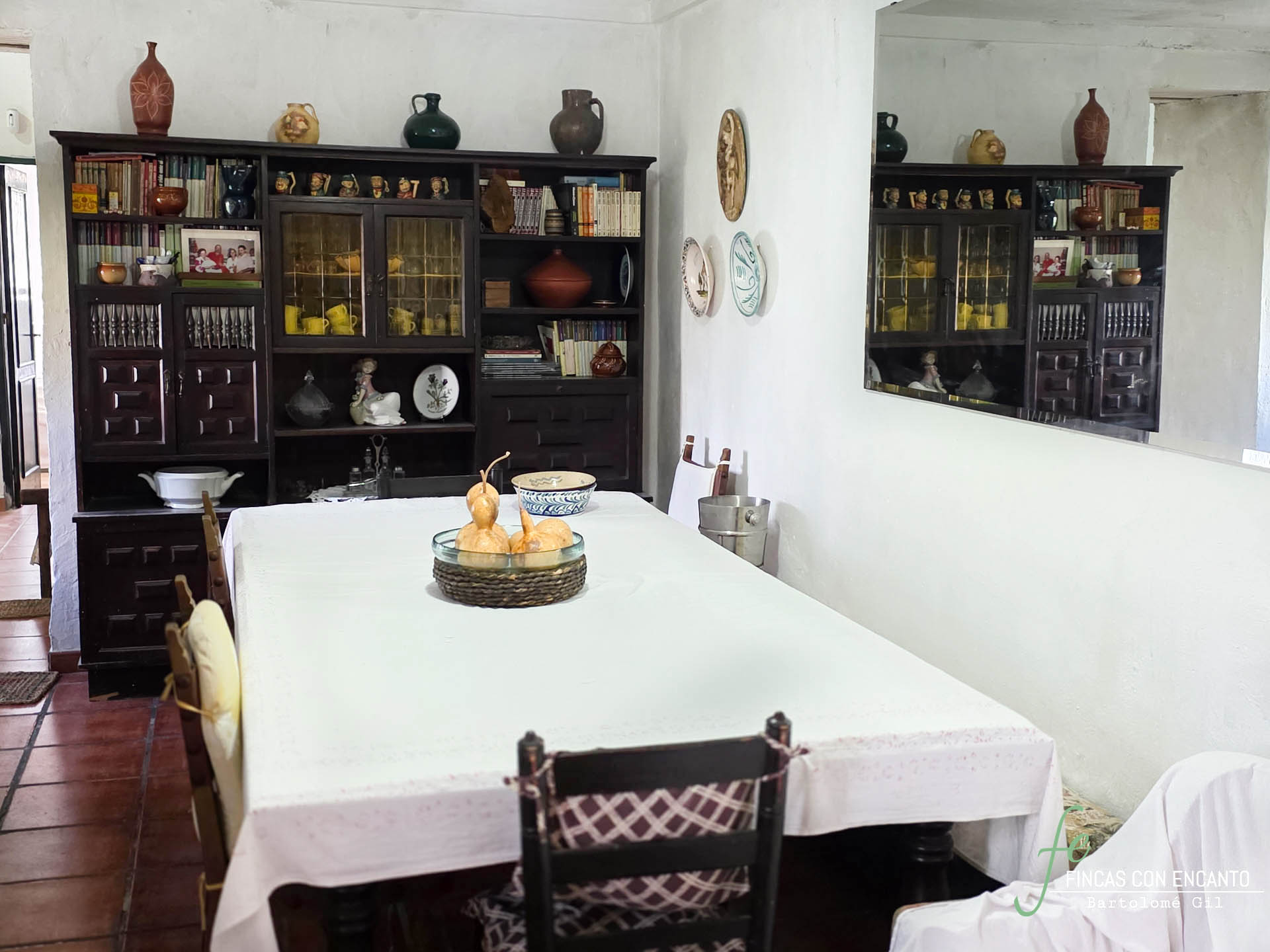 Comedor con mesa de seis personas
