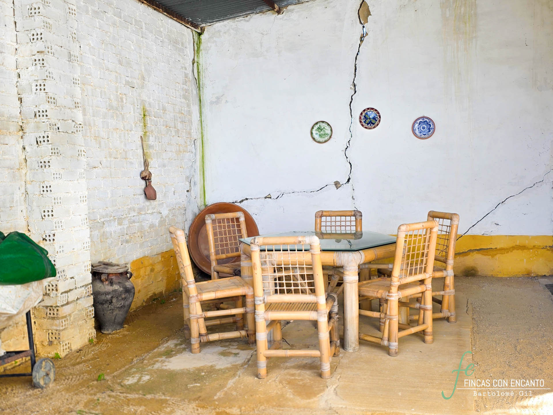 Patio con mesa exterior