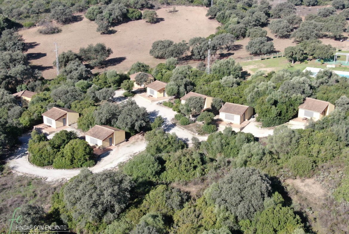 Foto exterior de las otras casas de la finca