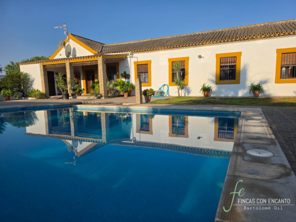 Exclusiva finca ecuestre con cortijo andaluz en Morón de la Frontera